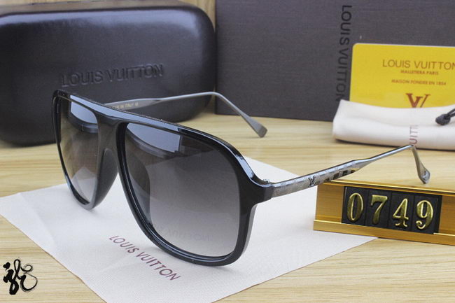 Louis Vuitton Sunglasses AAA+ ID:20220503-57